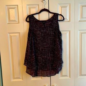 Gorgeous flowy sleeveless blouse